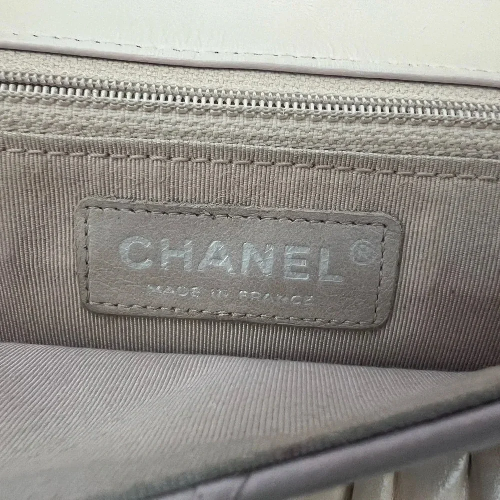 Chanel Quilted Shoulder Bag - Picture 8 of 10